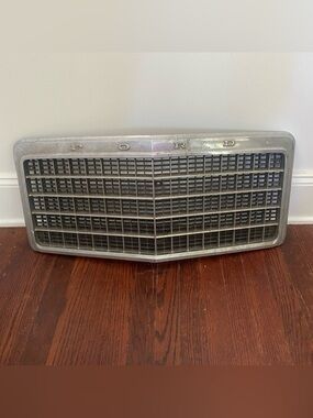 Vintage Ford chrome front grill grille OEM part D5AB-8150 for 1975-1978